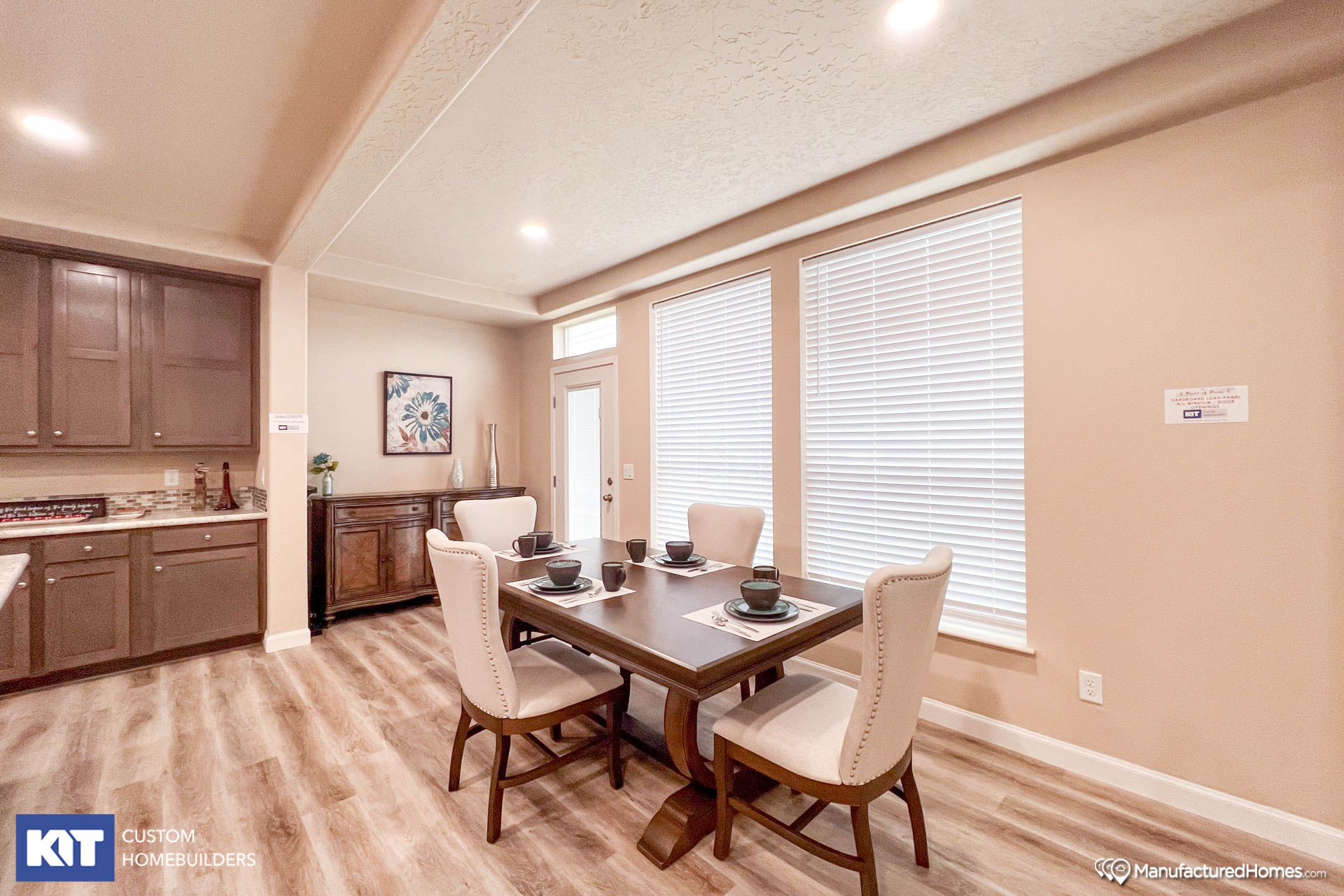 Grand Manor 60093 from